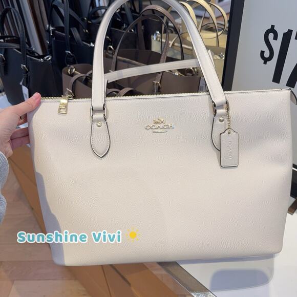 Coach Handbags - NWT Coach Gallery Tote Bag In Signature Canvas CV402 Gold/Chalk